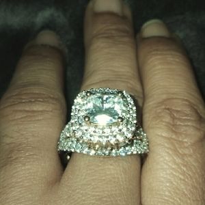 Size 9 ring 925 CZ Stunning